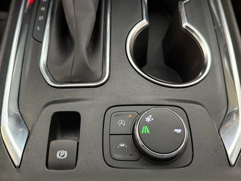 Used 2023 Chevrolet Traverse LT FWD image 49