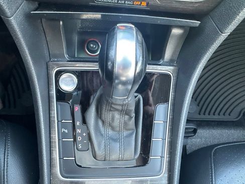 Used 2017 Volkswagen Passat 1.8T SE FWD image 13