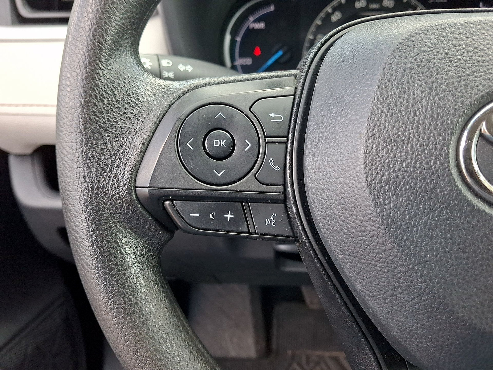 Used 2023 Toyota RAV4 XLE AWD/4WD image 17