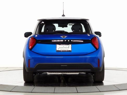 Used 2025 MINI Cooper 2-Door Hardtop FWD image 7