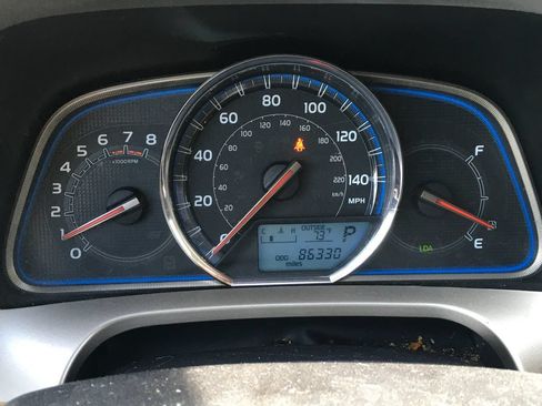 Used 2015 Toyota RAV4 Limited w/ Technology Package AWD/4WD image 2