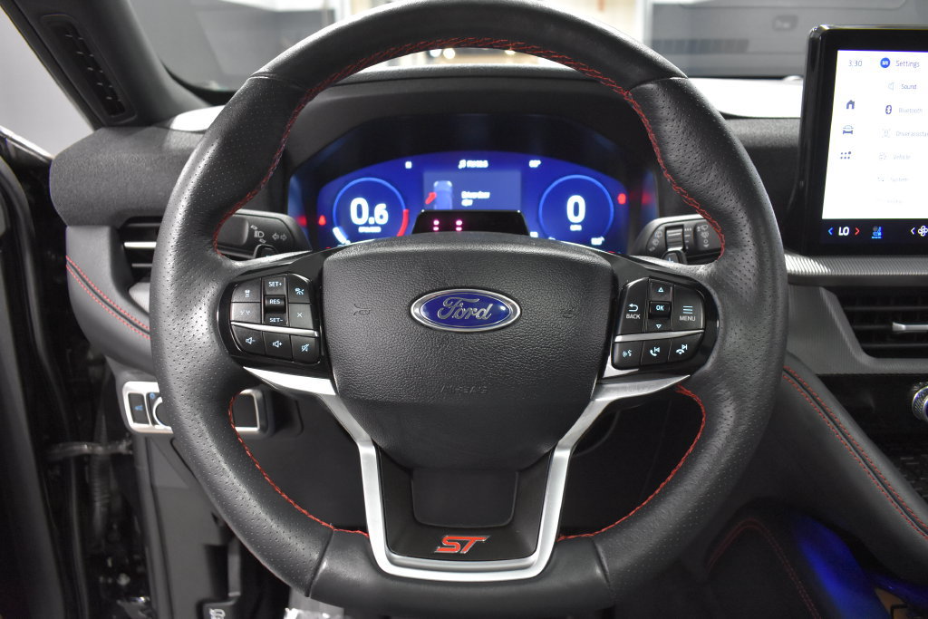 Used 2025 Ford Explorer ST AWD/4WD image 31