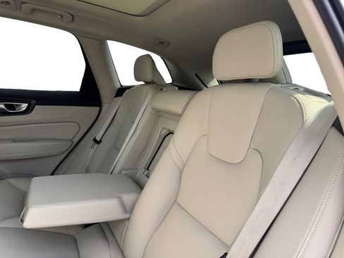 Certified 2024 Volvo XC60 B5 Plus w/ Climate Package AWD/4WD image 26