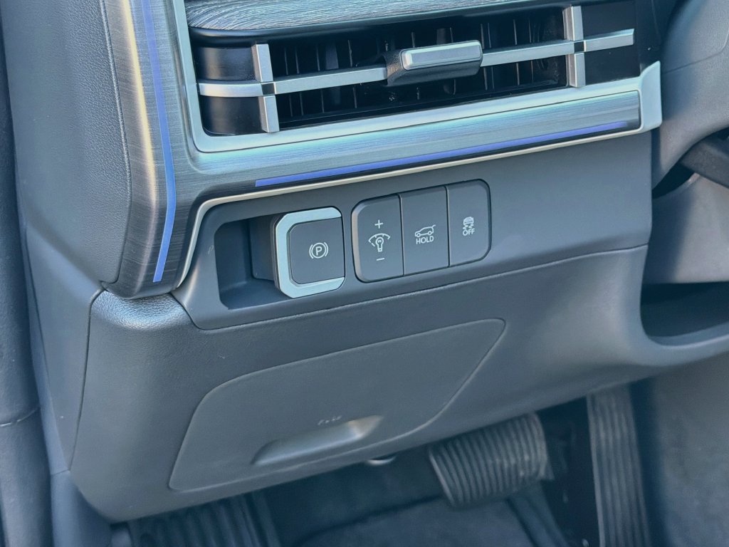 Used 2025 Hyundai Santa Fe Calligraphy AWD/4WD image 10