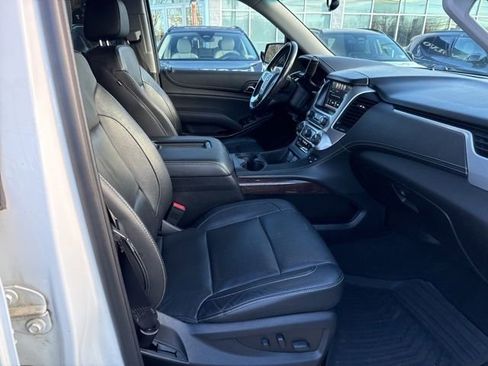 Used 2018 GMC Yukon XL SLT image 3