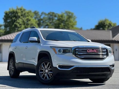 Used 2017 GMC Acadia SLT w/ LPO, Floor Liner Package AWD/4WD image 3