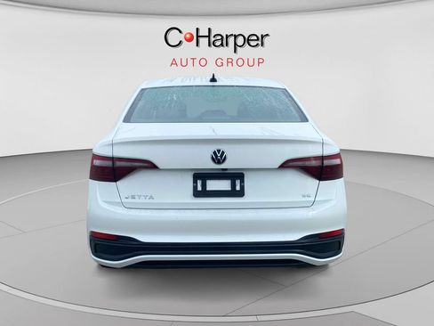 Used 2023 Volkswagen Jetta SE FWD image 4