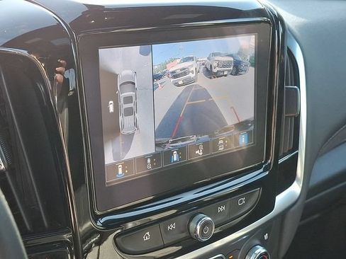 Used 2023 Chevrolet Traverse High Country AWD/4WD image 31
