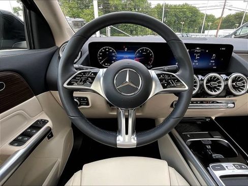 Used 2026 Mercedes-Benz GLA 250 4MATIC image 10