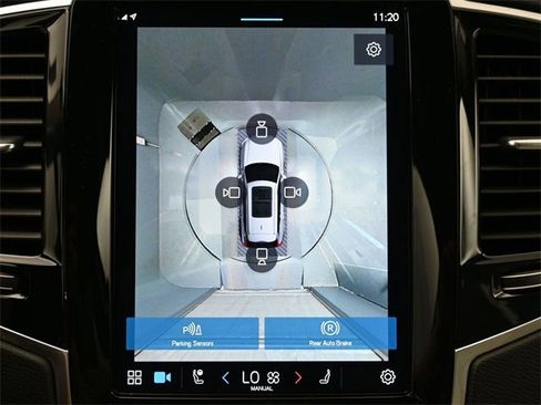 Used 2023 Volvo XC90 B6 Plus w/ Protection Package Premier image 17