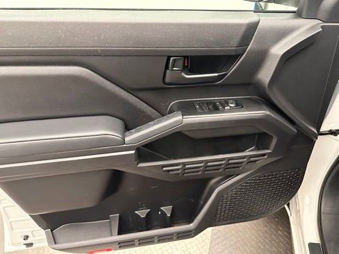 Used 2025 Toyota Tacoma SR image 9