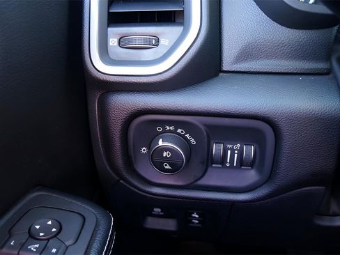 Used 2025 RAM 1500 Laramie image 22