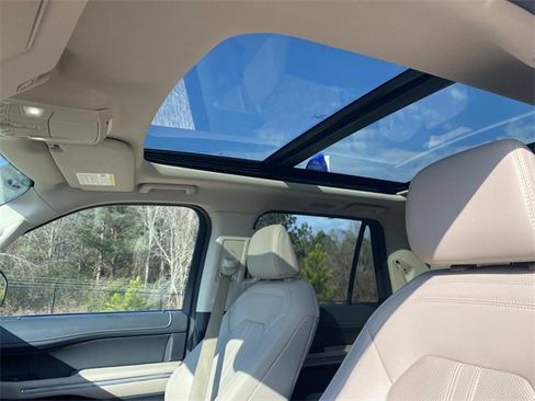 Certified 2024 Ford Expedition Limited image 25