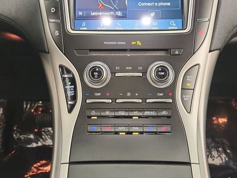 Used 2019 Lincoln Nautilus Reserve image 17