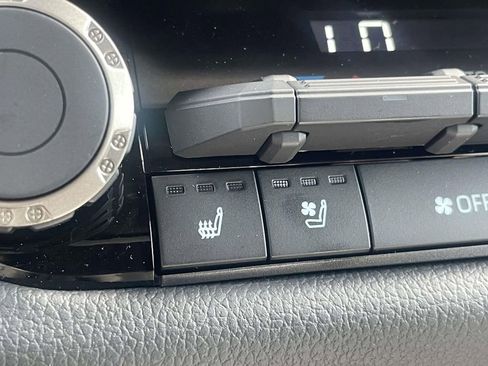 New 2026 Toyota Tundra Limited AWD/4WD image 22