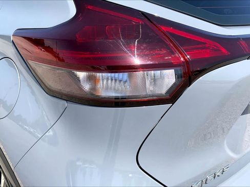 Used 2023 Nissan Kicks SV FWD image 28