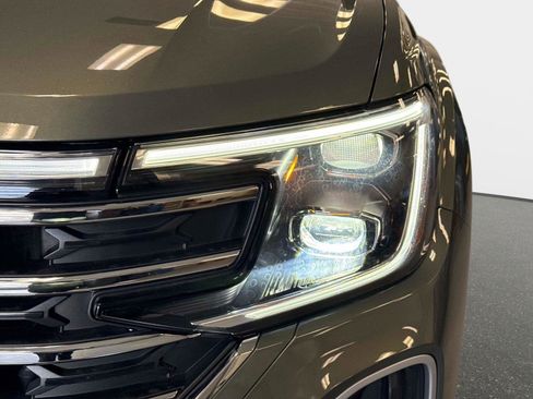 New 2026 Volkswagen Atlas SE image 10