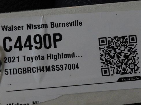 Used 2021 Toyota Highlander XLE image 31