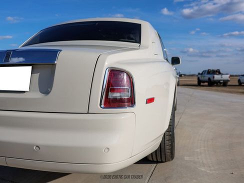 Used 2012 Rolls-Royce Phantom Sedan image 59