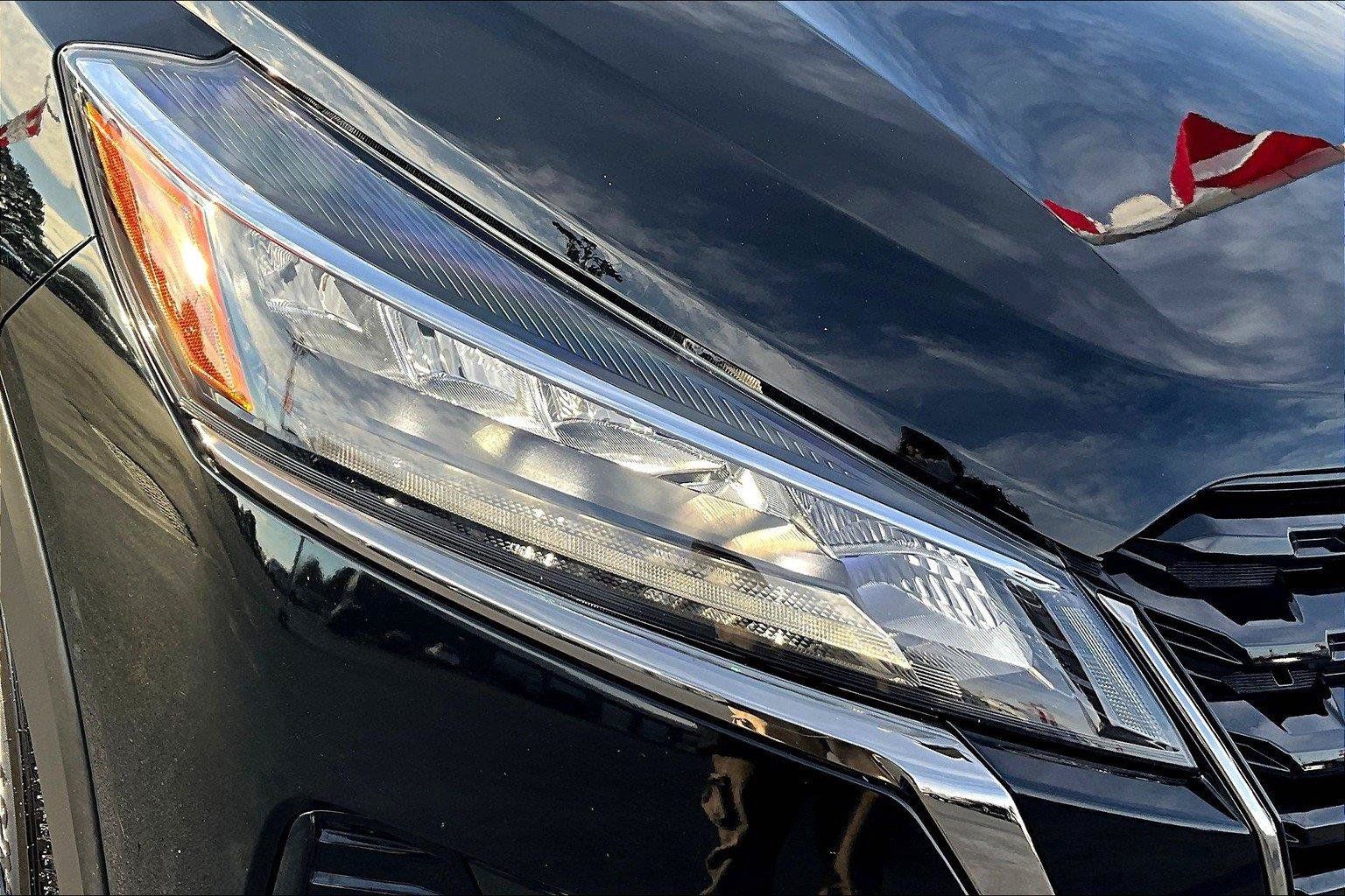 Used 2021 Nissan Kicks SR w/ SR Premium Package FWD image 28