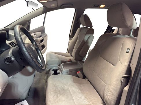 Used 2017 Honda Odyssey SE image 16