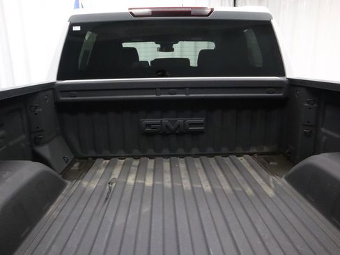 Used 2023 GMC Sierra 1500 SLE image 17