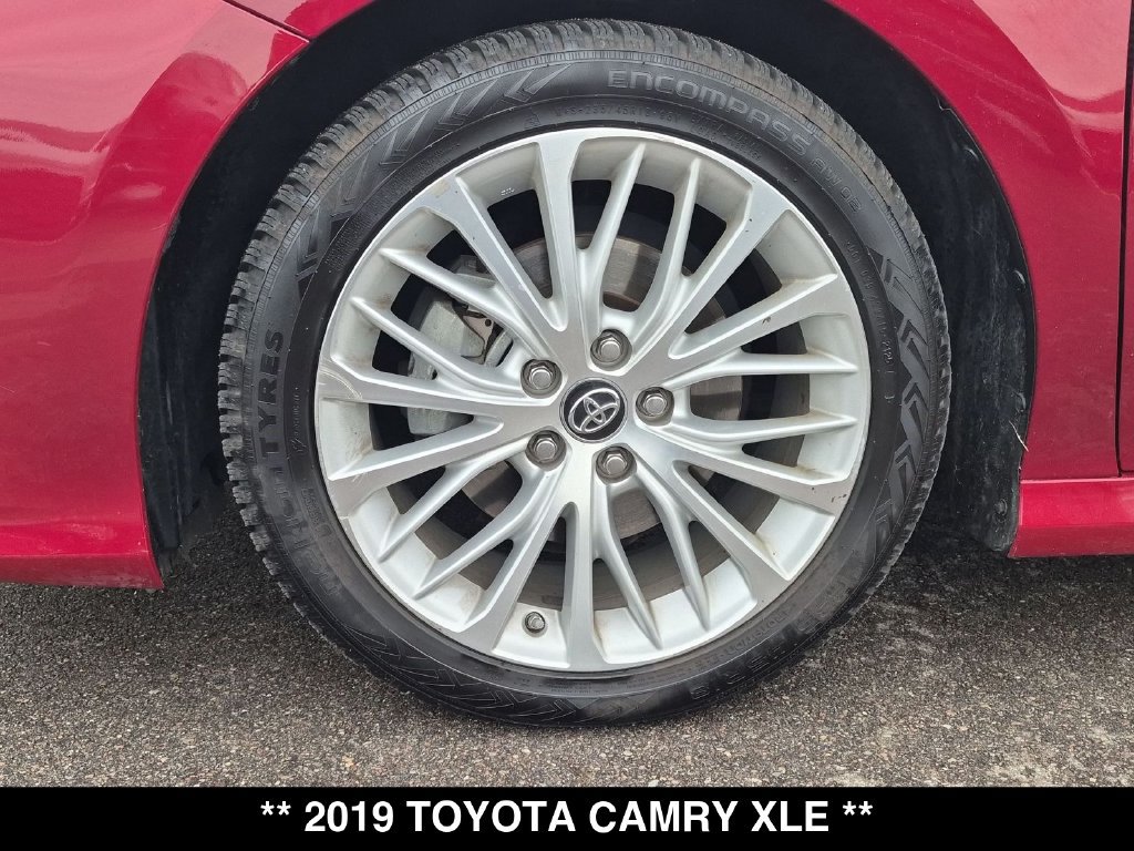 Used 2019 Toyota Camry XLE w/ Navigation Package FWD image 17