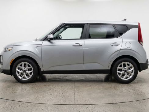 Used 2025 Kia Soul LX w/ LX Technology Package FWD image 5