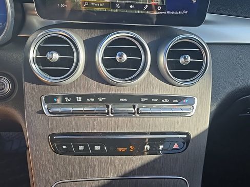 Used 2022 Mercedes-Benz GLC 300 4MATIC w/ Multimedia Package Lite image 15