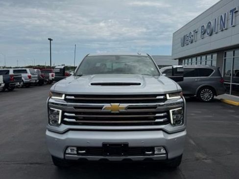 Used 2022 Chevrolet Silverado 2500 High Country w/ Z71 Off-Road Package AWD/4WD image 3