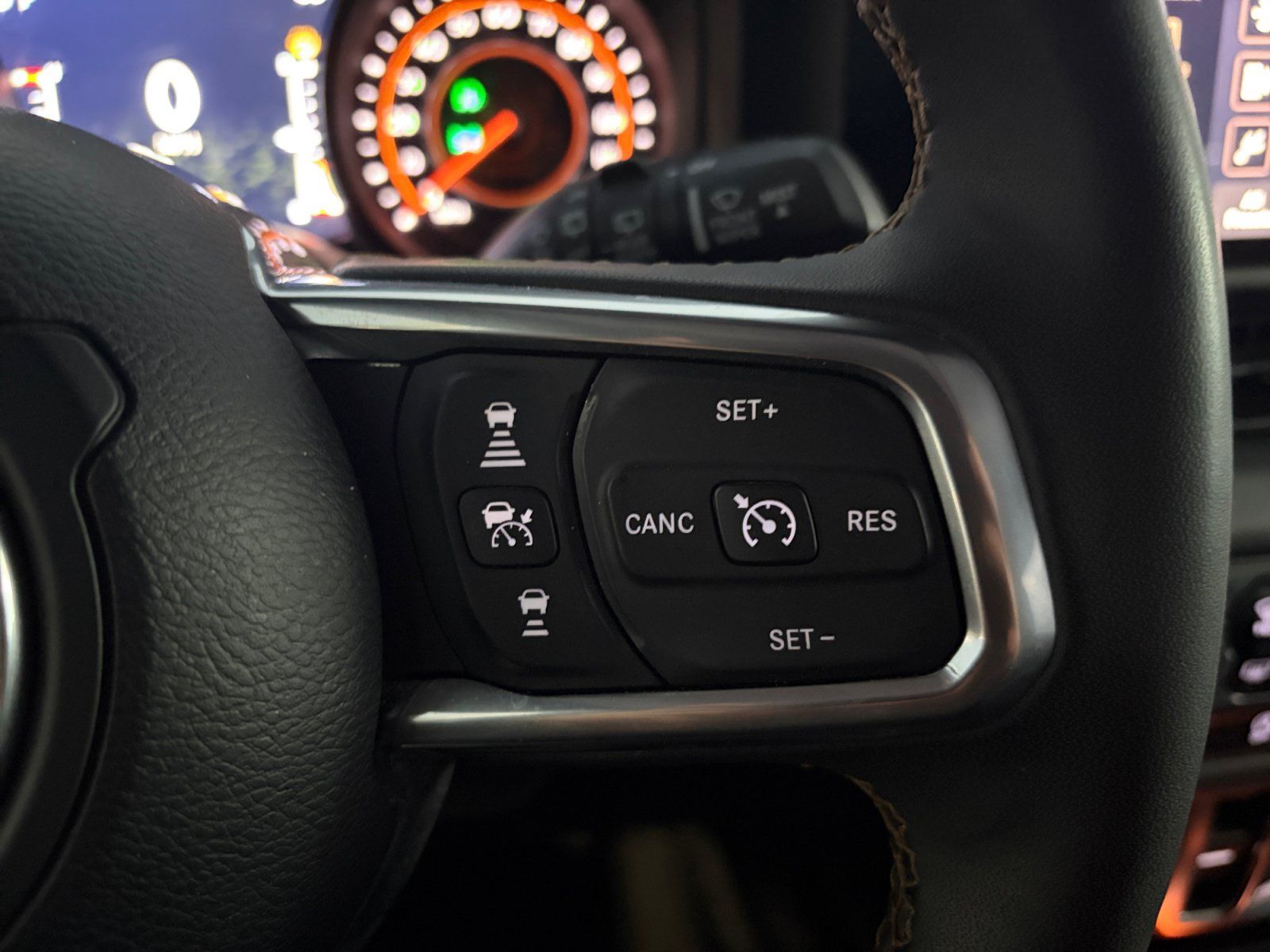 Used 2025 Jeep Wrangler Unlimited Sahara AWD/4WD image 18