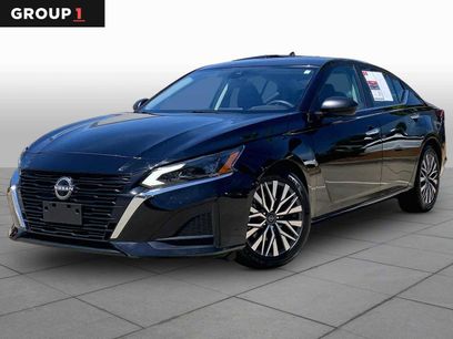 Used 2024 Nissan Altima 2.5 SV