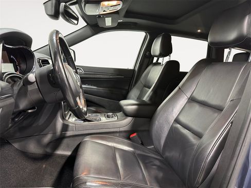 Used 2021 Jeep Grand Cherokee Limited image 9