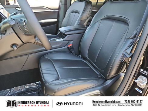 Used 2025 Jeep Grand Cherokee Limited w/ Luxury Tech Group II AWD/4WD image 16