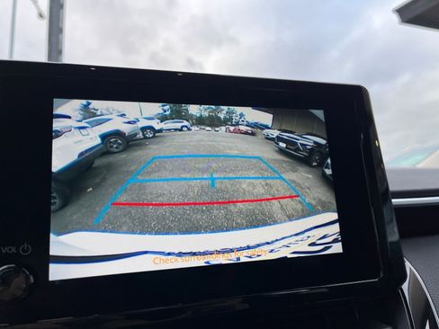 Used 2025 Toyota Corolla LE image 17