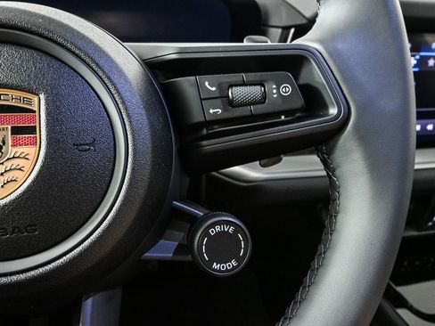 New 2025 Porsche Cayenne image 12