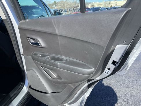 Used 2016 Chevrolet Trax LS image 20