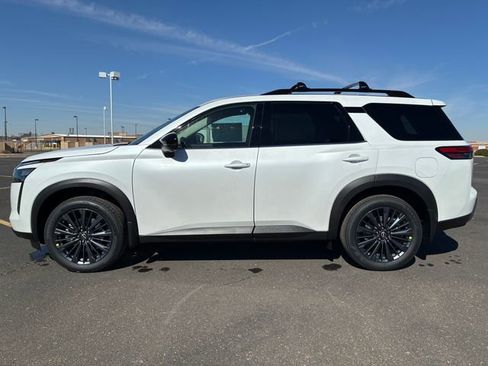 New 2026 Nissan Pathfinder SL w/ SL Premium Package FWD image 3
