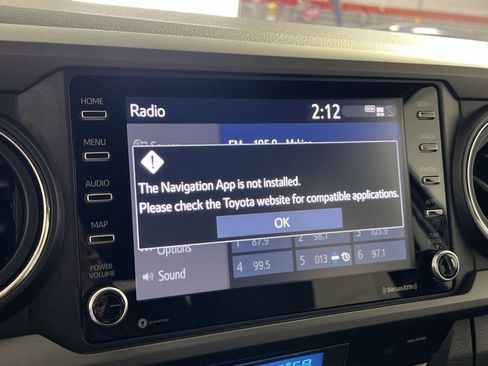 Used 2021 Toyota Tacoma TRD Off-Road w/ Technology Package image 20