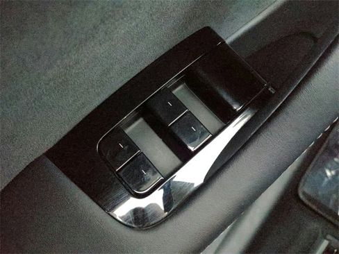 Used 2020 Tesla Model Y Performance image 34