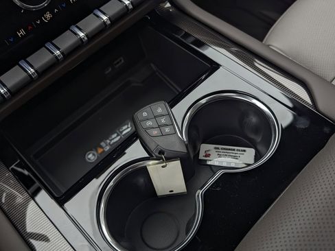 New 2026 GMC Yukon Elevation image 29