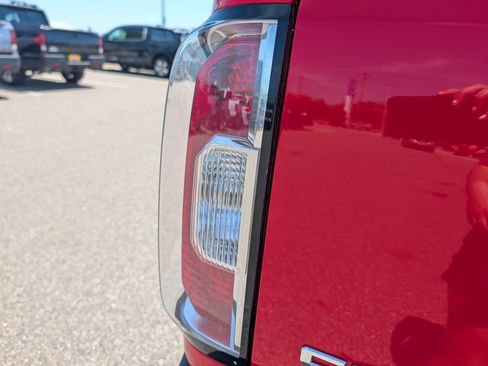 Used 2016 GMC Canyon SLT AWD/4WD image 17