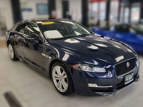 Used 2016 Jaguar XJ image 3