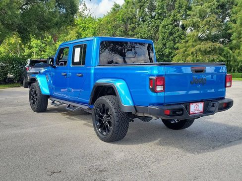 Used 2024 Jeep Gladiator Sport AWD/4WD image 7