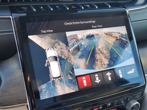 Used 2022 Jeep Grand Cherokee Overland w/ Adv Protech Group III image 18