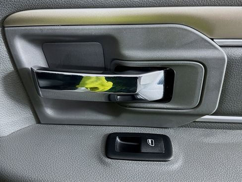 Used 2019 RAM 1500 Classic SLT image 29