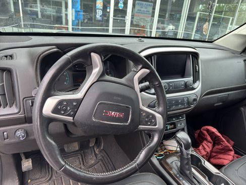 Used 2022 GMC Canyon Elevation w/ Elevation Premium Package AWD/4WD image 9