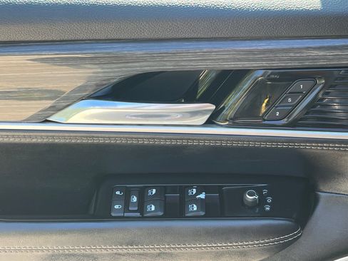 Used 2022 Jeep Wagoneer Series II RWD image 24