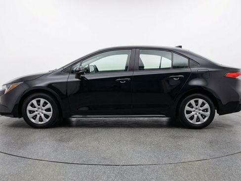 Used 2025 Toyota Corolla LE FWD image 5