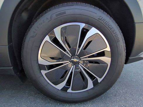 Used 2025 Chevrolet Blazer EV LT FWD image 29